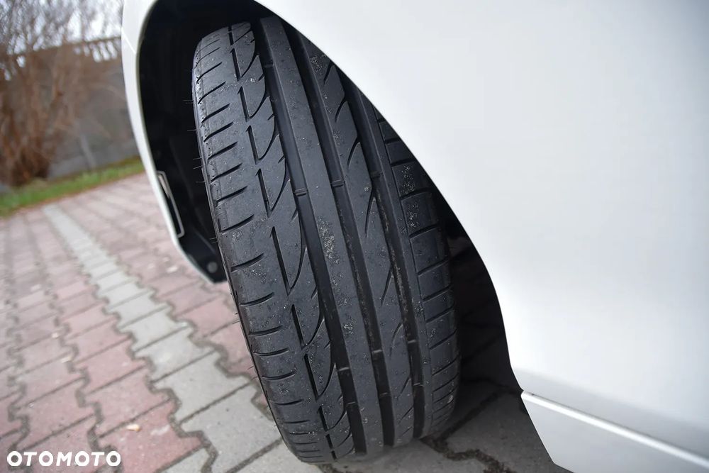 BMW Seria 2 218d Sport Line - 39