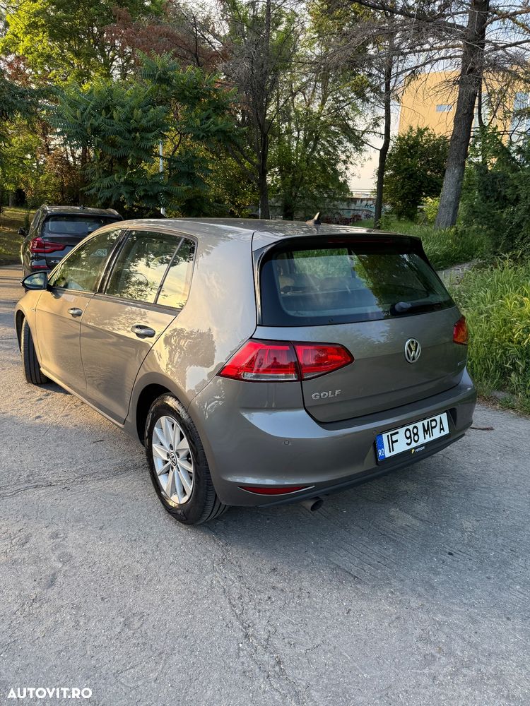 Volkswagen Golf - 11