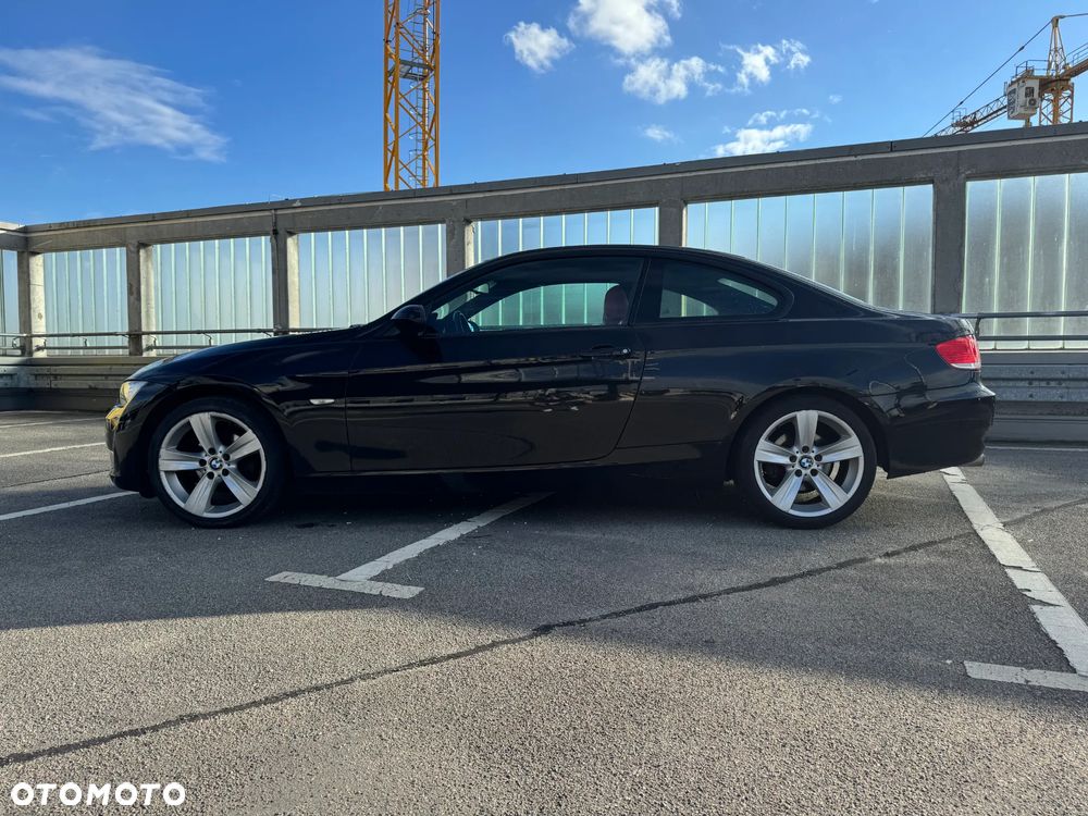 BMW 320I 2008 photo 3