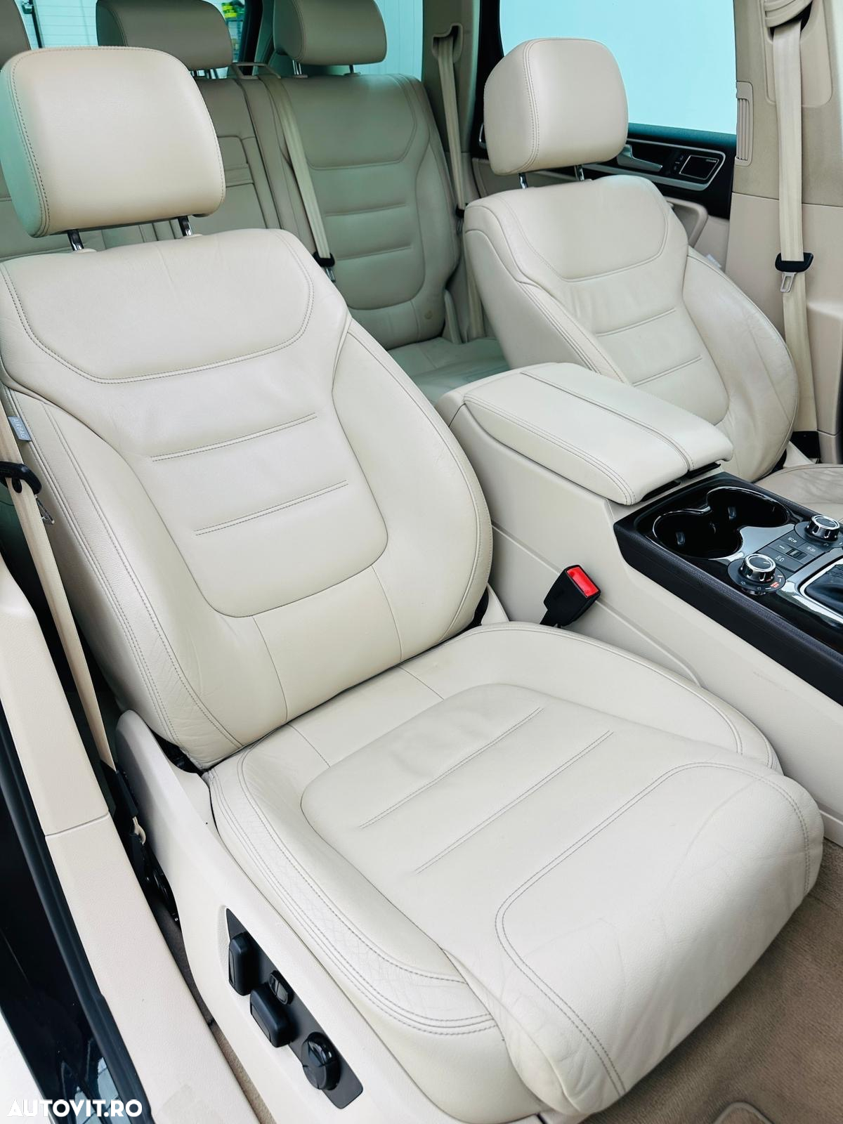 Volkswagen Touareg - 32