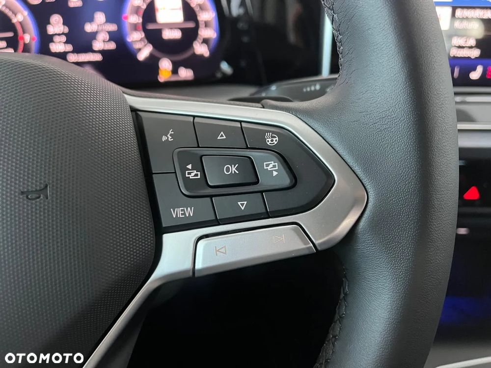 Volkswagen Golf - 25