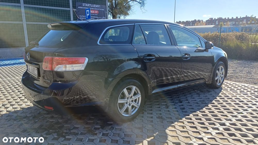 Toyota Avensis 1.8 Sol plus NAVI - 10