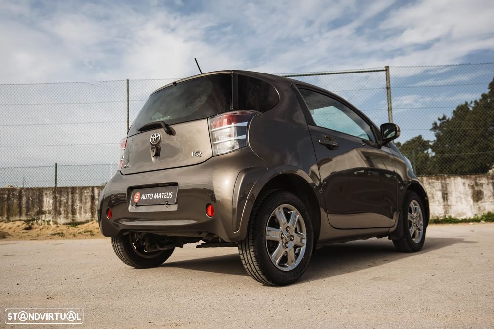 Toyota iQ 1.0 - 10