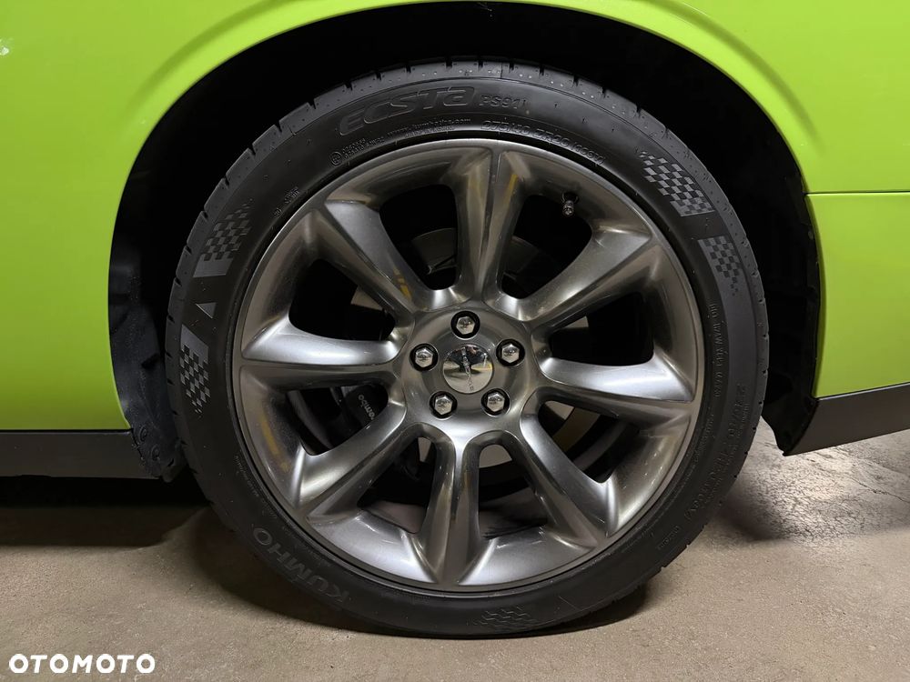 Dodge Challenger - 23