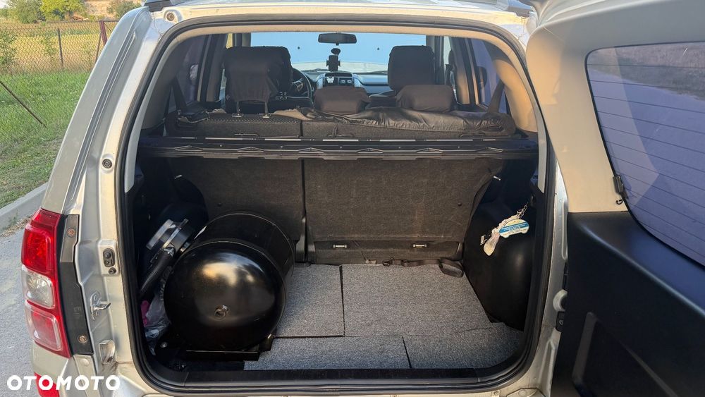 Suzuki Grand Vitara 2.0 - 5