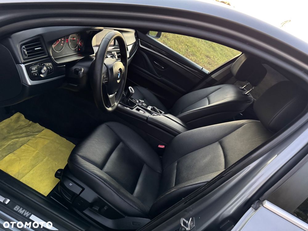 BMW Seria 5 520d Special Edition - 22