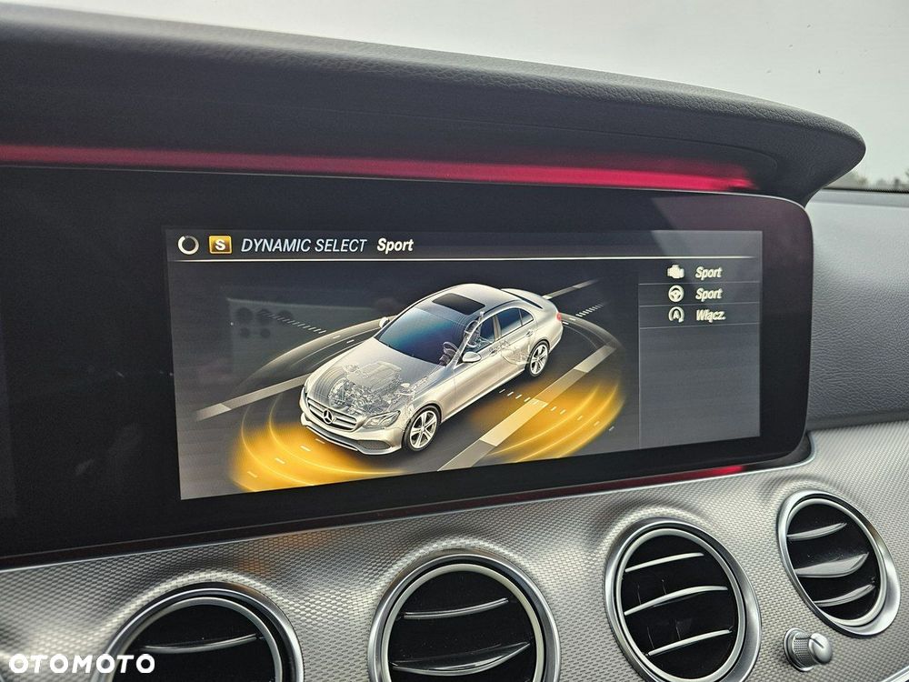 Mercedes-Benz Klasa E - 32