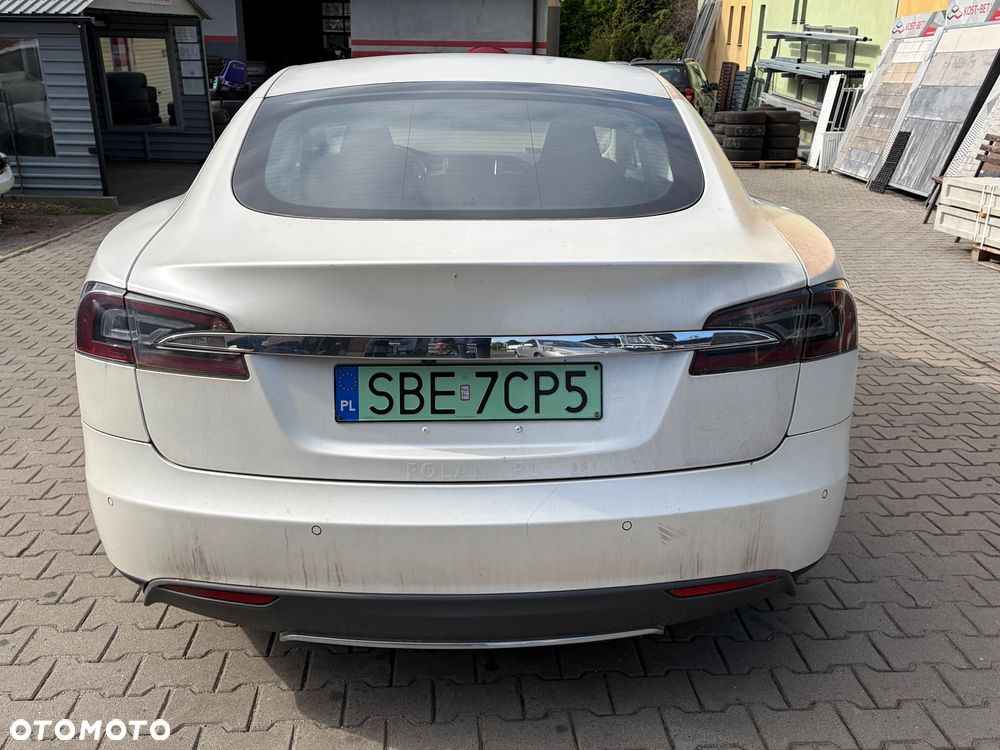 Tesla Model S - 14