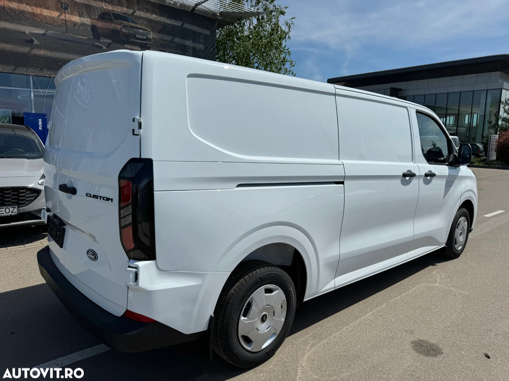 Ford Transit Custom Bus 320L 2.0 EcoBlue 136 CP 6MT L2H1 FWD Titanium - 6