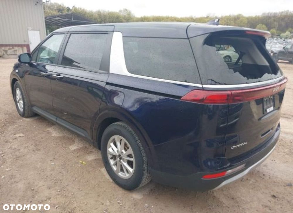 Kia Carnival - 5