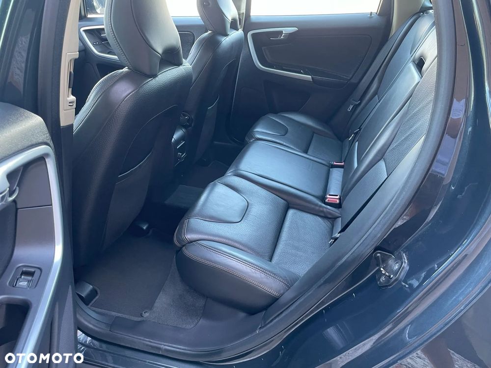 Volvo XC 60 D5 AWD Summum - 18