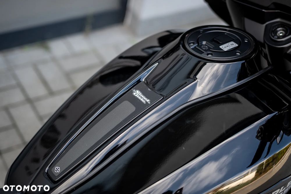 Harley-Davidson Touring Street Glide - 8