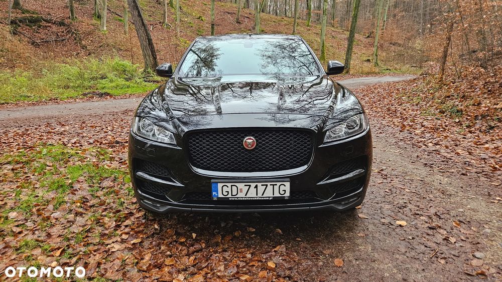 Jaguar F-Pace 2.0 i4D RWD Pure - 4