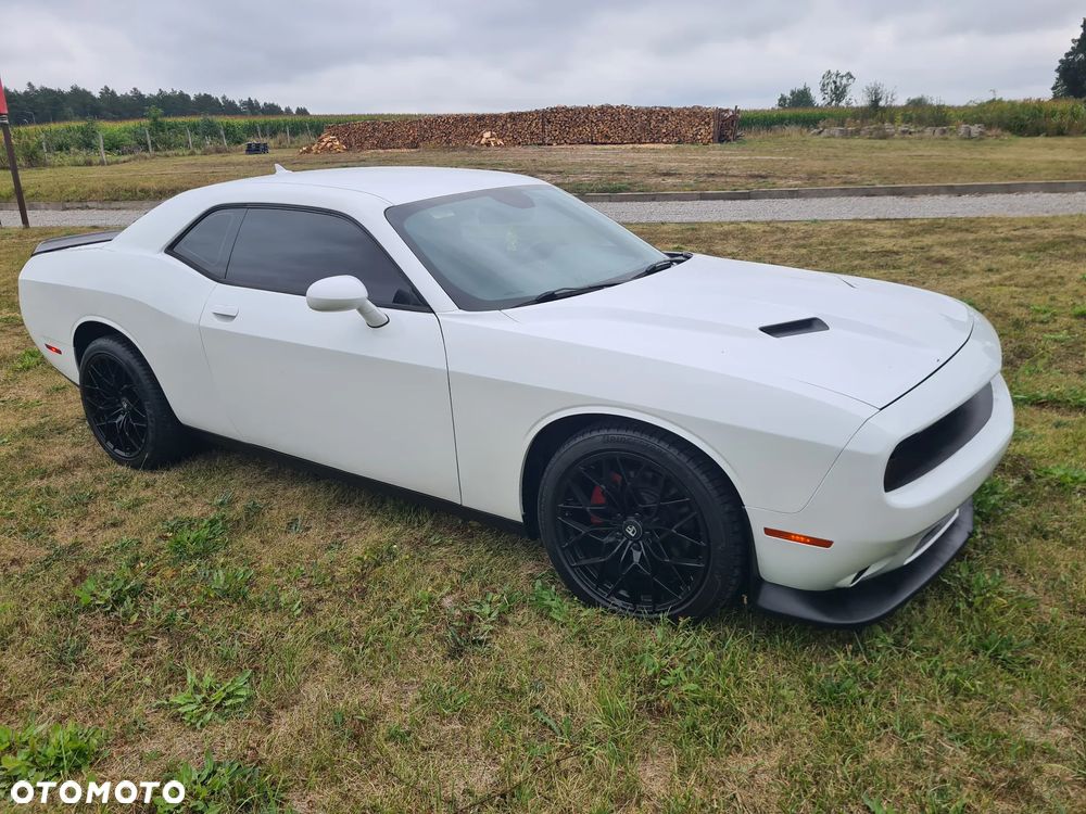Dodge Challenger - 10