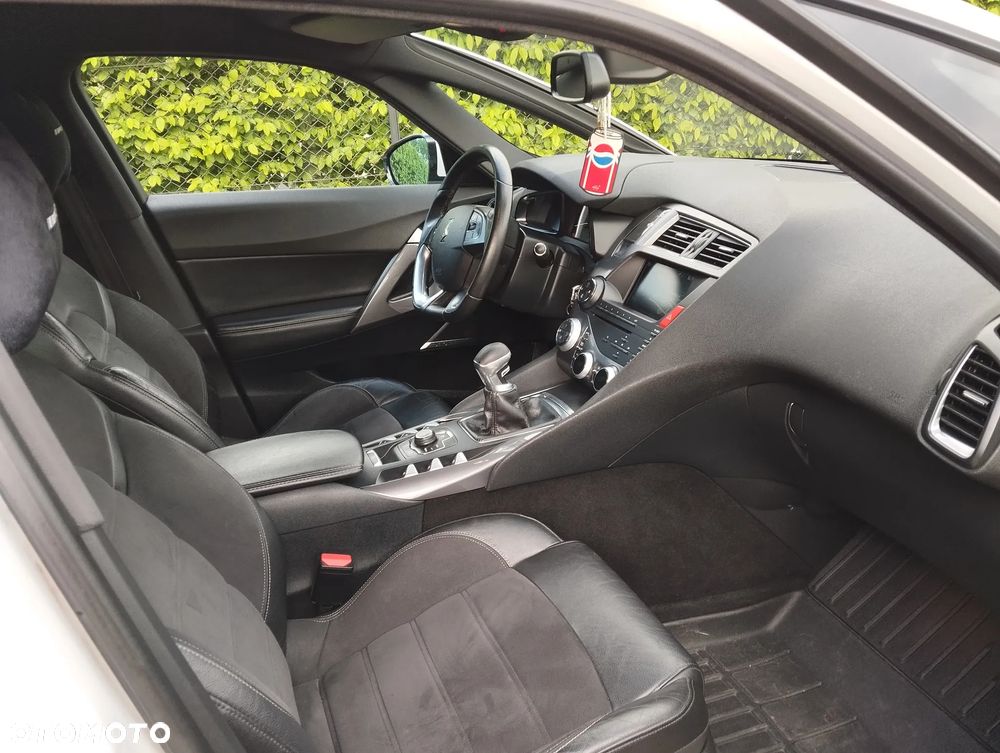 Citroën DS5 HDi 165 SoChic - 8