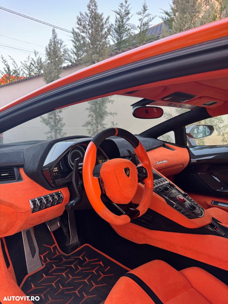 Lamborghini Aventador LP 700-4 - 11