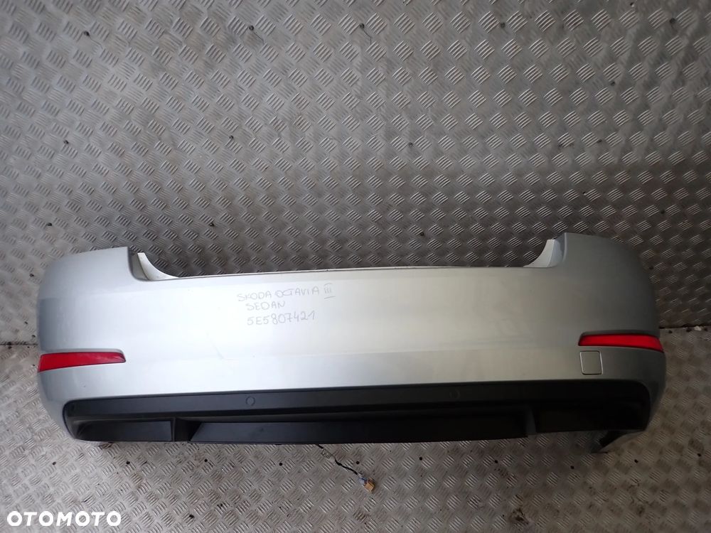 SKODA OCTAVIA III SEDAN KOD LAKIERU LA7W - ZDERZAK PRZÓD +MASKA +BŁOTNIK LEWY / PRAWY -  DRZWI LEWY /PRAWY PRZÓD /TYŁ - ZDERZAK TYŁ - 34