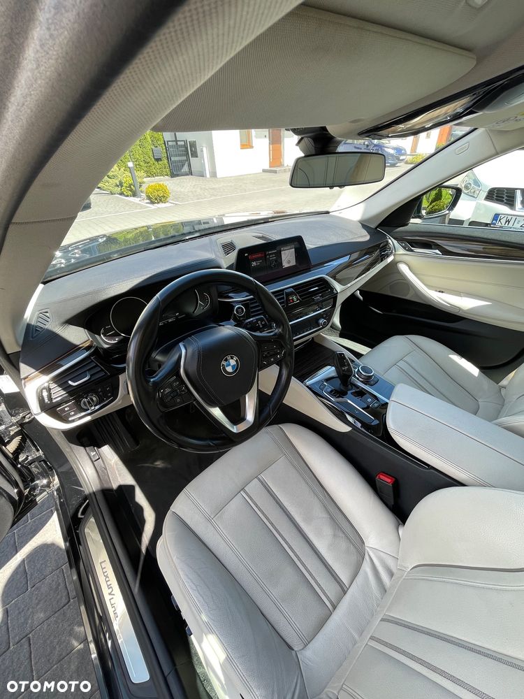 BMW Seria 5 520d xDrive Luxury Line - 11
