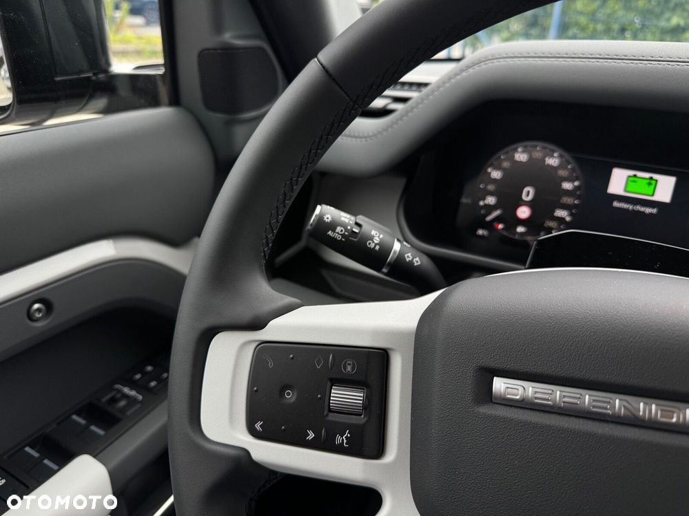 Land Rover Defender - 10
