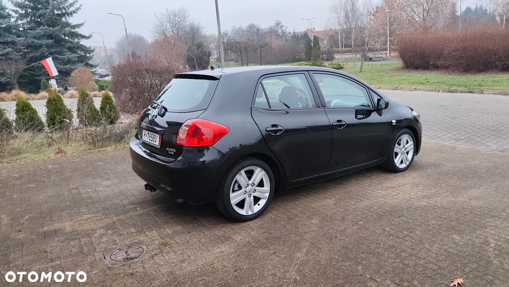 Toyota Auris 2.2 D-4D D-CAT - 27