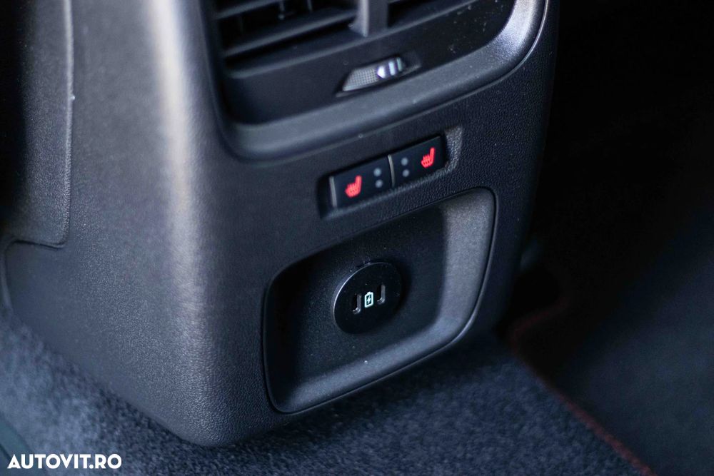 Ford Kuga 2.5 Duratec FWD PHEV ST-Line X - 11