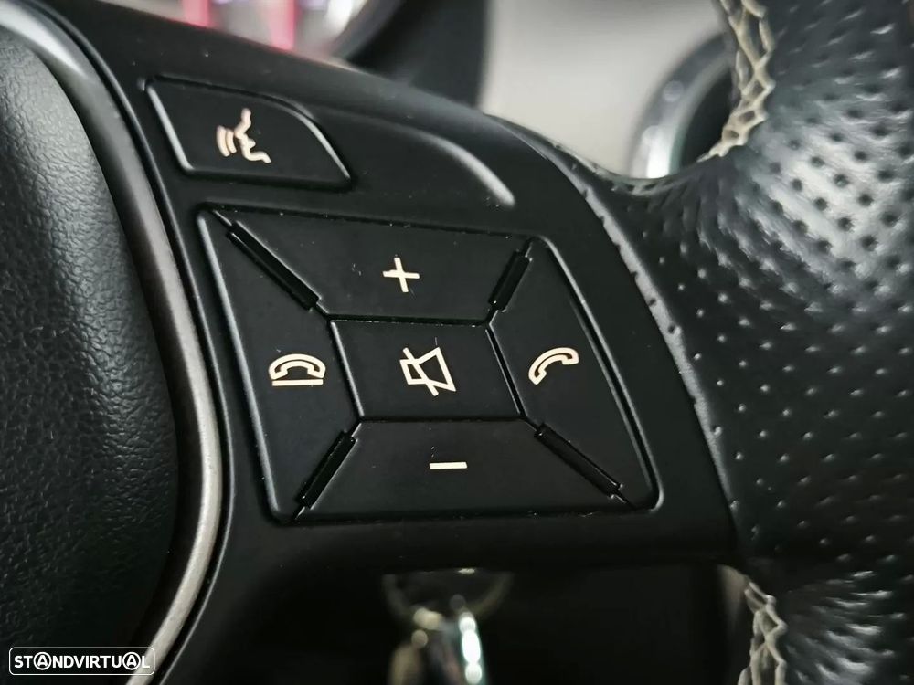 Mercedes-Benz GLA 180 CDI Urban - 28