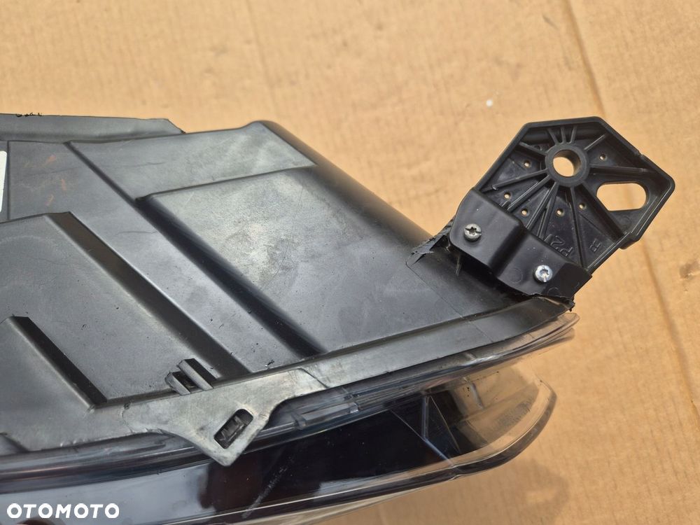 Peugeot Rifter lampa prawa.Soczewka H7.LED. OE. - 7