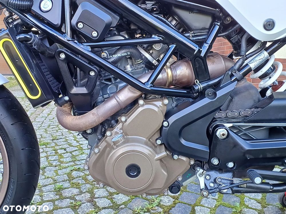 Husqvarna Vitpilen - 16