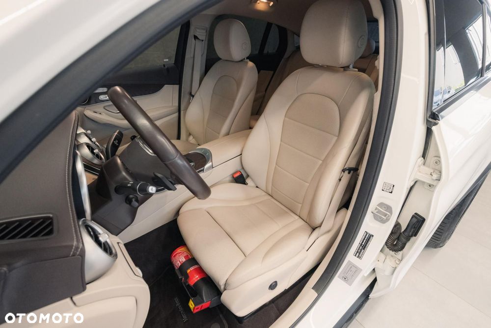 Mercedes-Benz GLC 300 e 4-Matic - 13