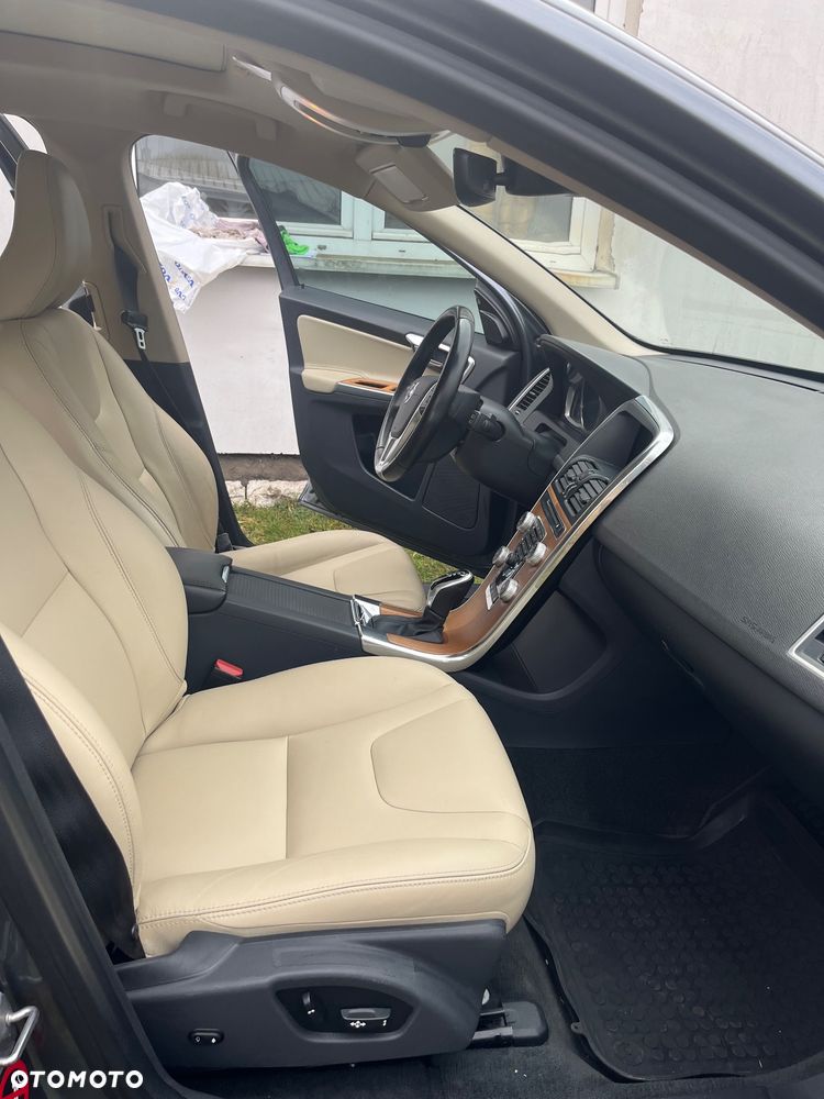 Volvo XC 60 T5 Drive-E Momentum - 11