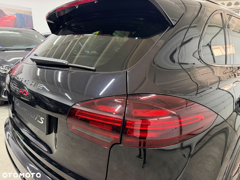 Porsche Cayenne - 16