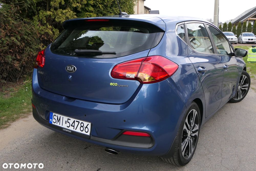 Kia Ceed 1.6 GDI Dream-Team Edition - 4