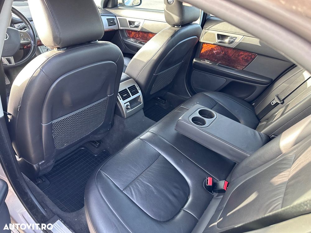 Jaguar XF 3.0 V6 Diesel Edition - 8