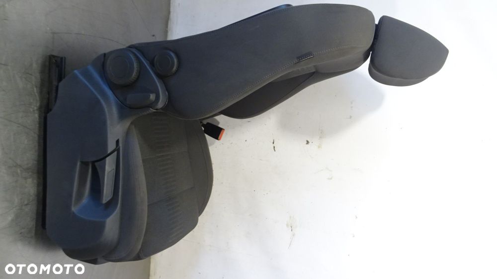 FOTEL PASAŻERA VOLKSWAGEN TOURAN I 2.0 - 5