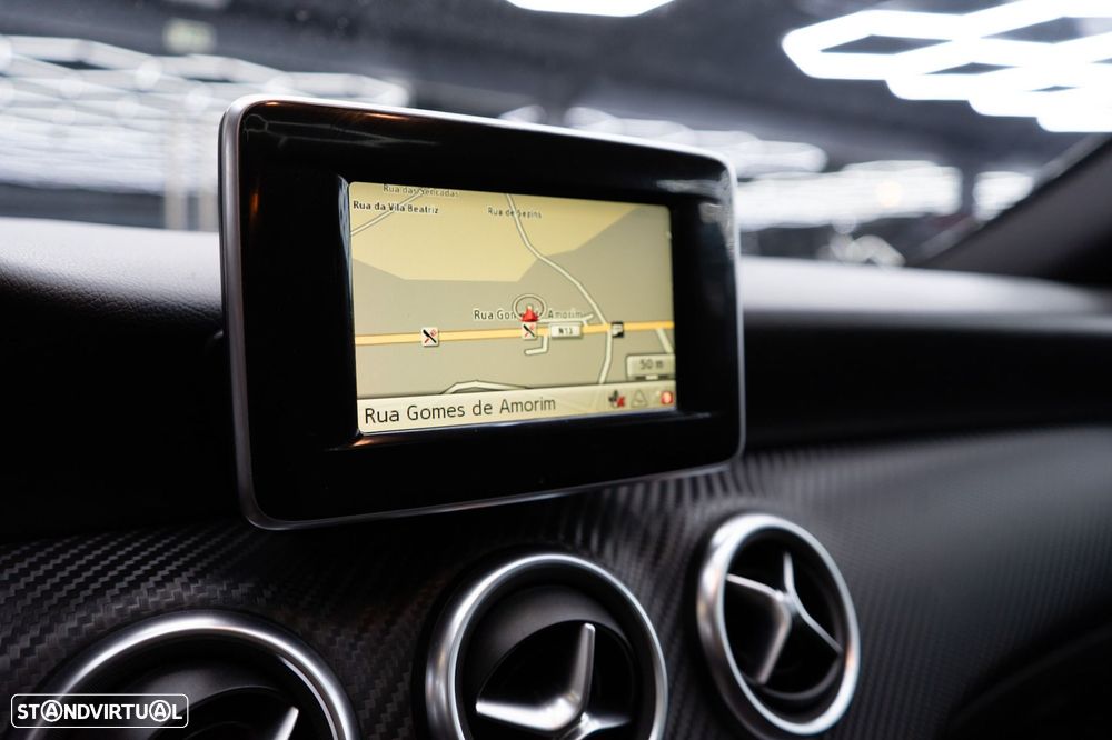 Mercedes-Benz A 180 d AMG Line - 33