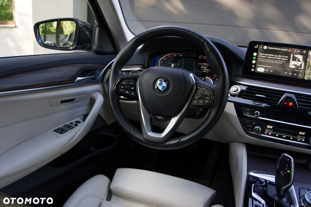 BMW Seria 5 530i xDrive mHEV Luxury Line - 23