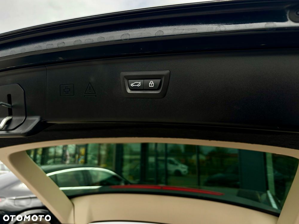 BMW Seria 5 525d Sport-Aut Luxury Line - 26
