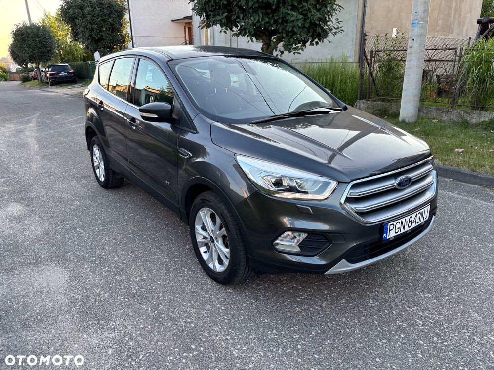 Ford Kuga 1.5 TDCi 2x4 Titanium - 3