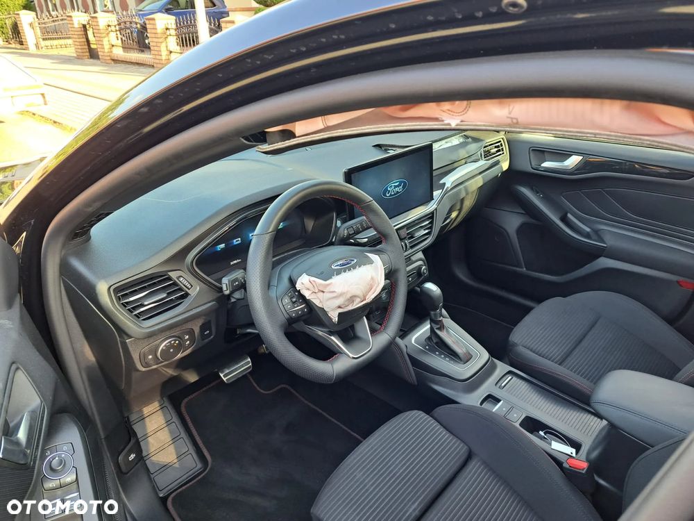 Ford Focus 1.0 EcoBoost Hybrid ST-LINE - 8