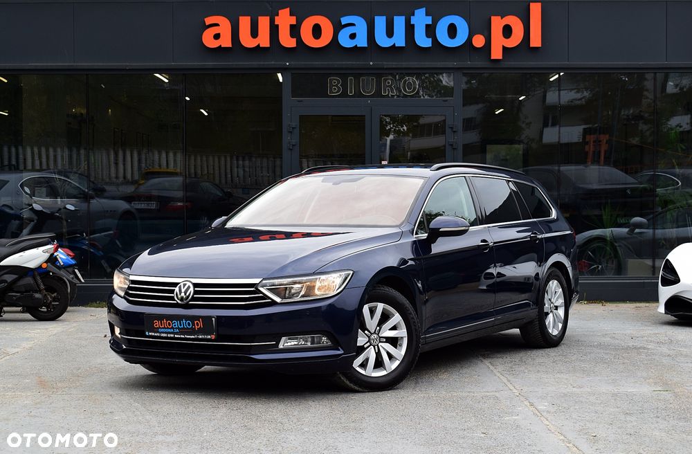 Volkswagen Passat - 1