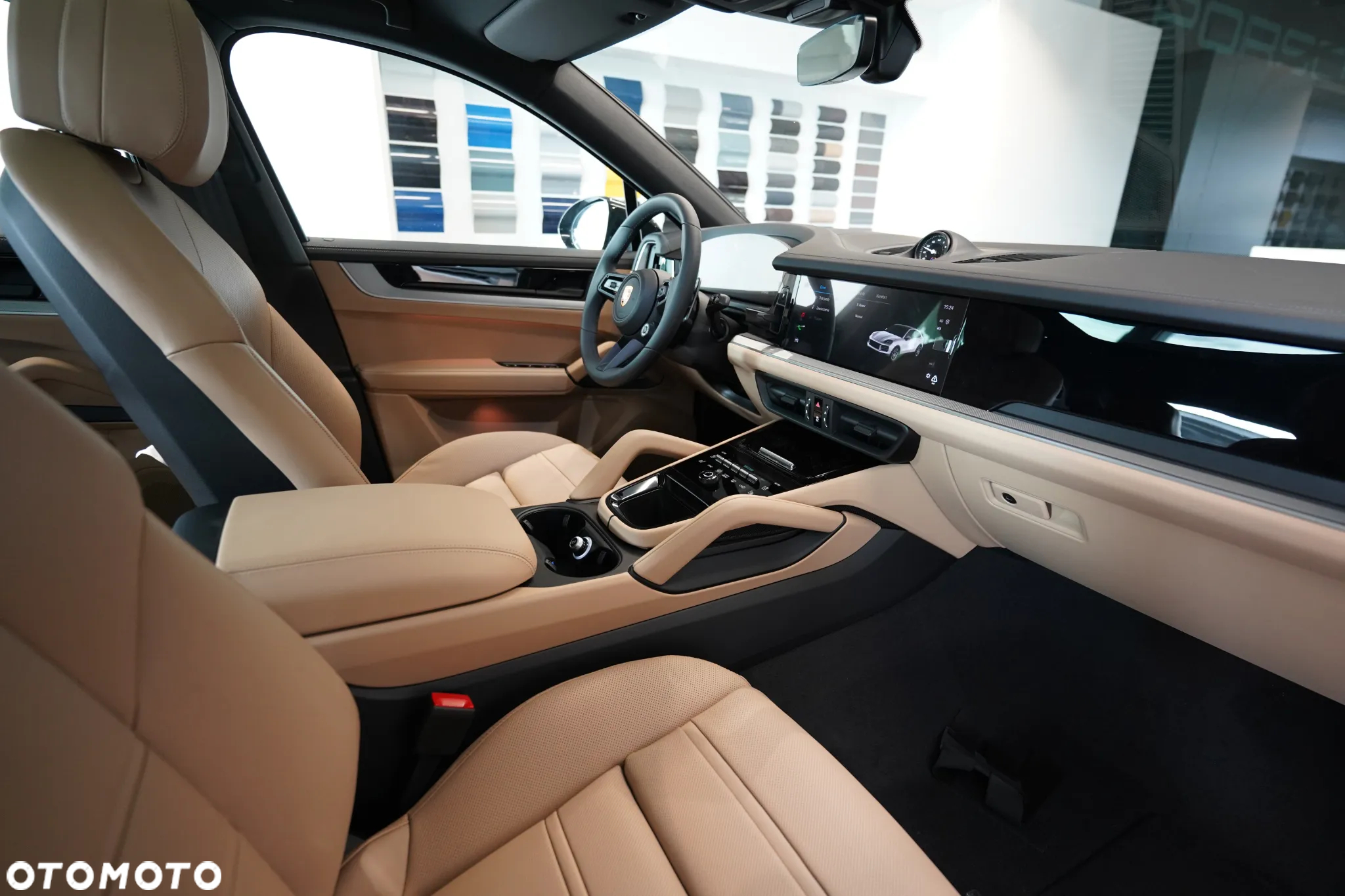 Porsche Cayenne Coupe E-Hybrid PHEV - 26