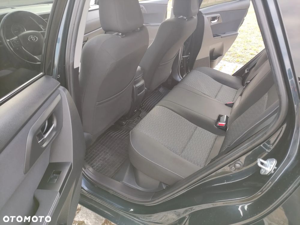 Toyota Auris - 11