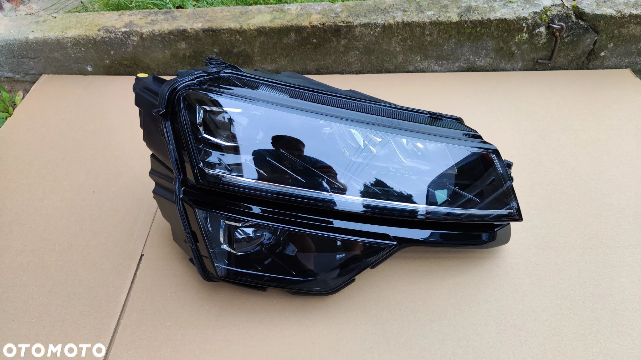Skoda KAROQ 17- Lampa Prawa Przód FULL LED - 1