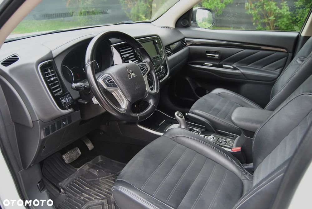 Mitsubishi Outlander - 5