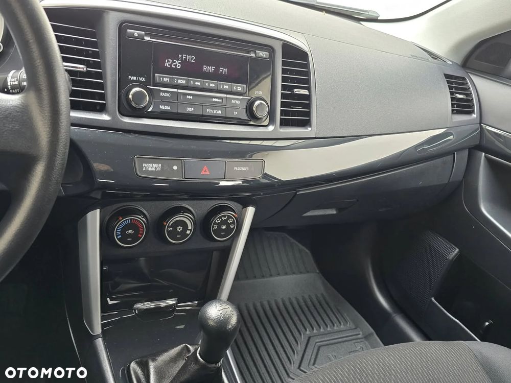 Mitsubishi Lancer - 9