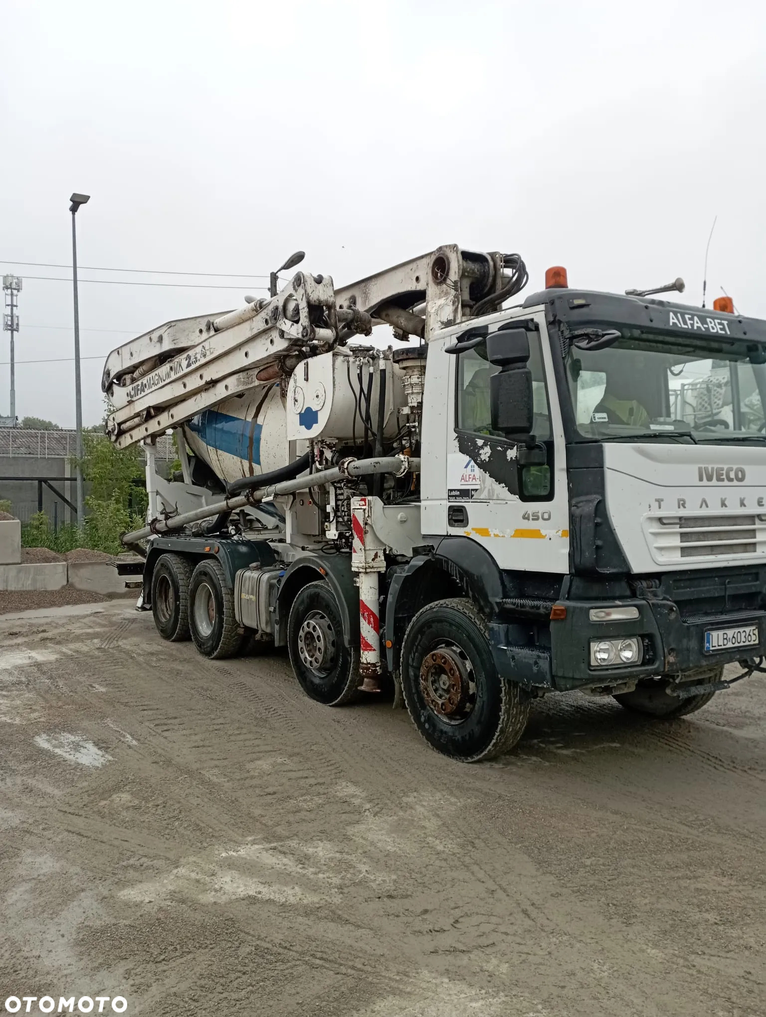 Iveco TRAKKER - 2