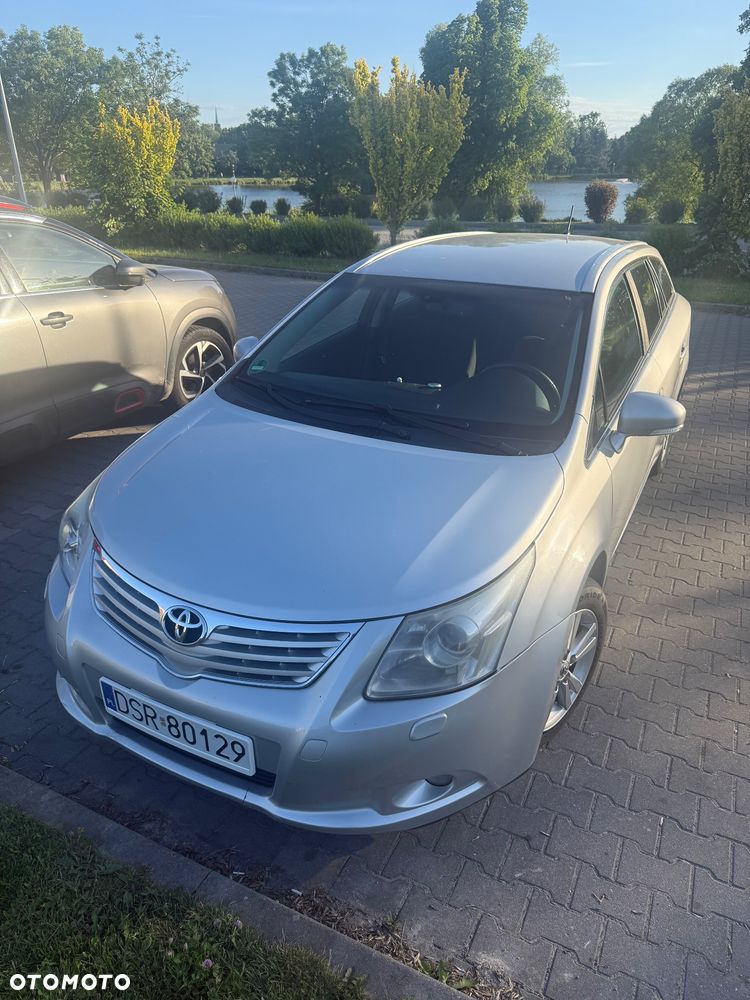 Toyota Avensis 2.0 D-4D Luna - 1