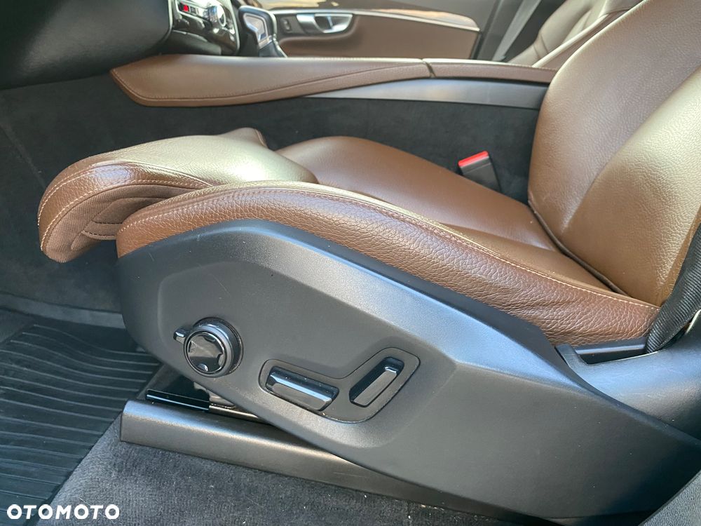 Volvo XC 90 - 18