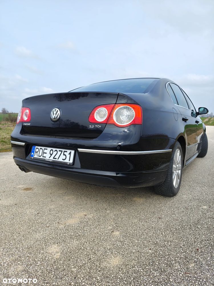 Volkswagen Passat 2.0 TDI Perfectline R-Style - 13