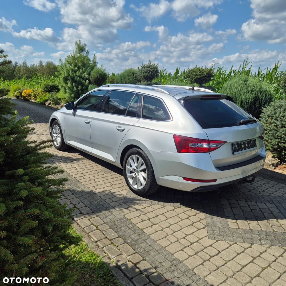 Skoda Superb 2.0 TDI DSG Active - 19